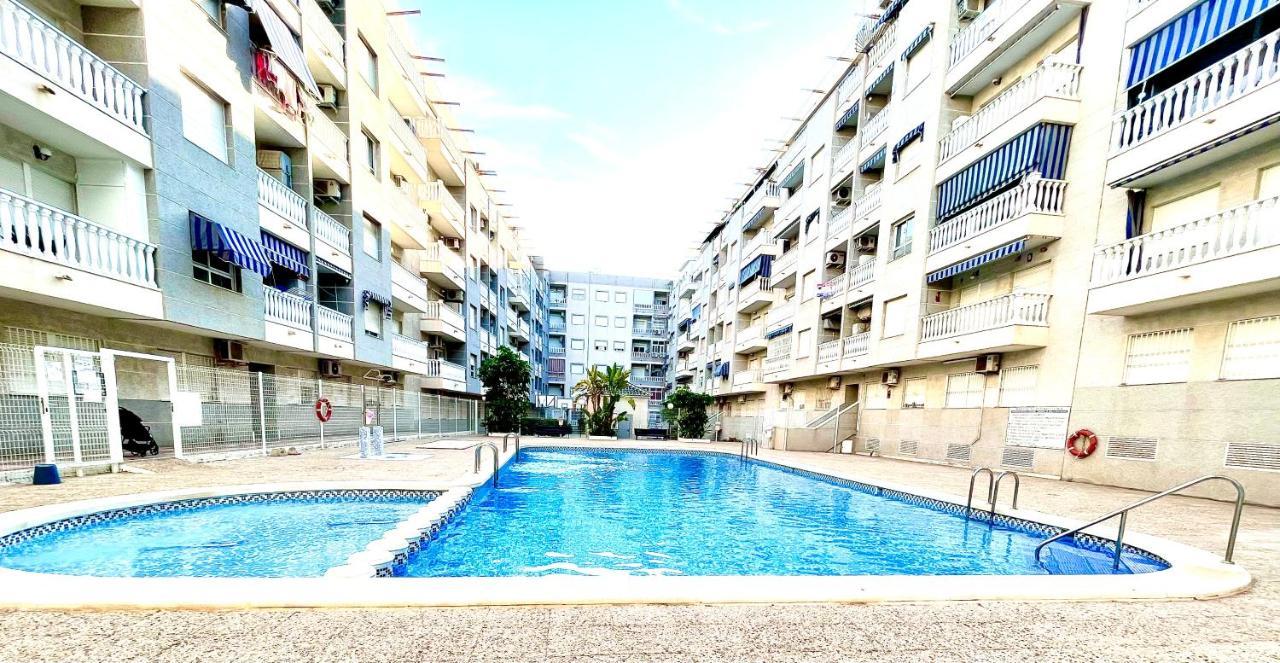 Torrevieja Comfortable Apartment מראה חיצוני תמונה