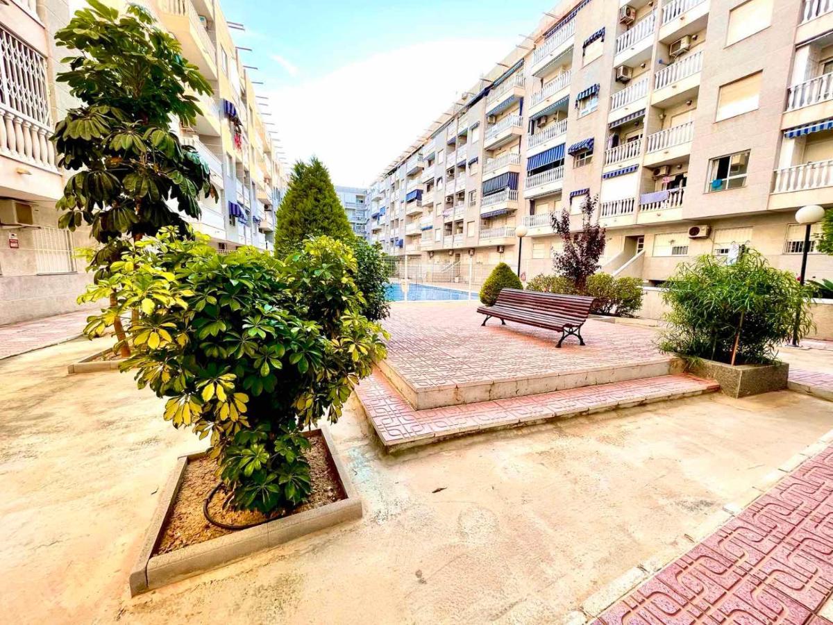 Torrevieja Comfortable Apartment מראה חיצוני תמונה